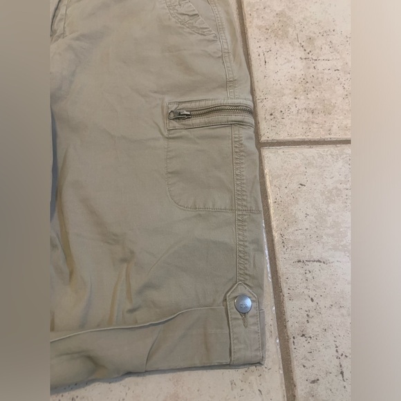 Denver Hayes Mia Mid-Rise Cargo Shorts Size 12 - Khaki/Ta - Picture 5 of 8